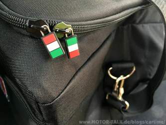 Kleine gummierte Reißverschlüsse mit Italien Flagge