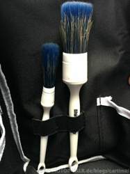 Drei Pinselhalterungen