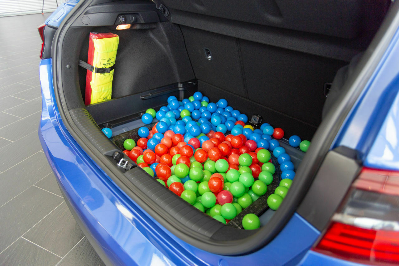 Sch&ouml;n bunt, aber wer hat die meisten B&auml;lle in den Kofferraum transportiert?