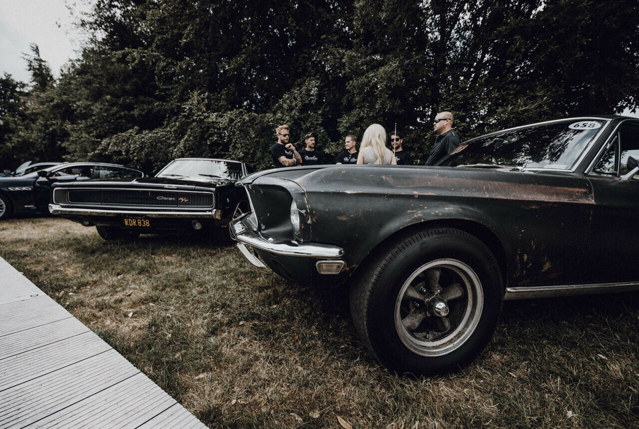 Die Patina beim Ford Mustang ist gewollt. Schon für den Film ließ McQueen den Lack des Wagens extra matt scheuern