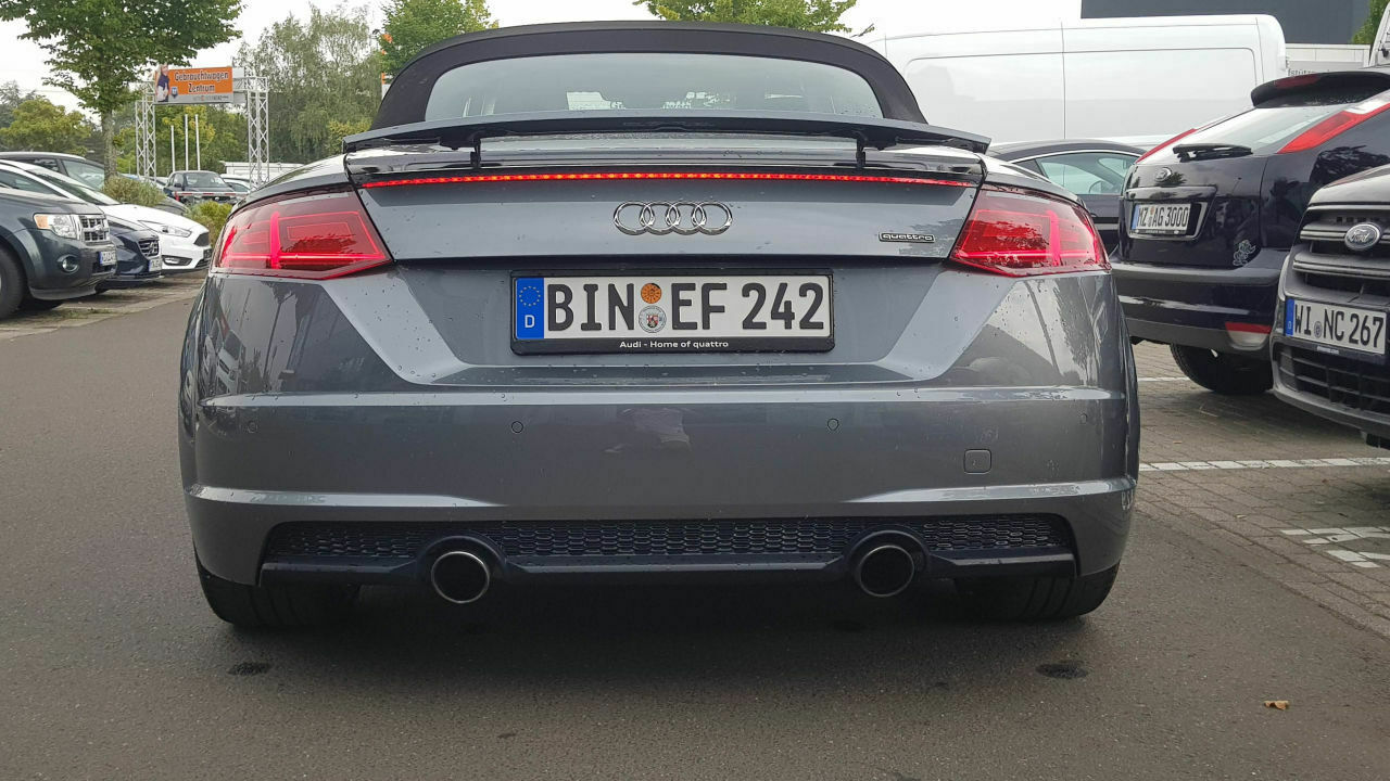 3. Bremsleuchte als Rücklicht programmieren (wie Porsche 4s)?