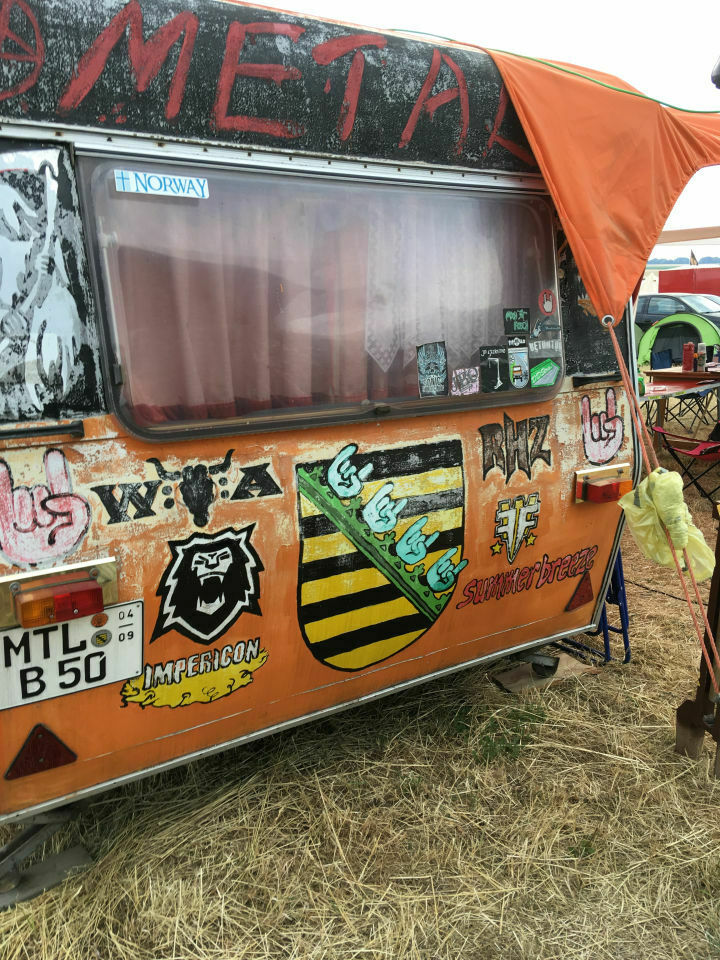 Der Schrottplatz - Spiegelsymmetrisch des Showrooms