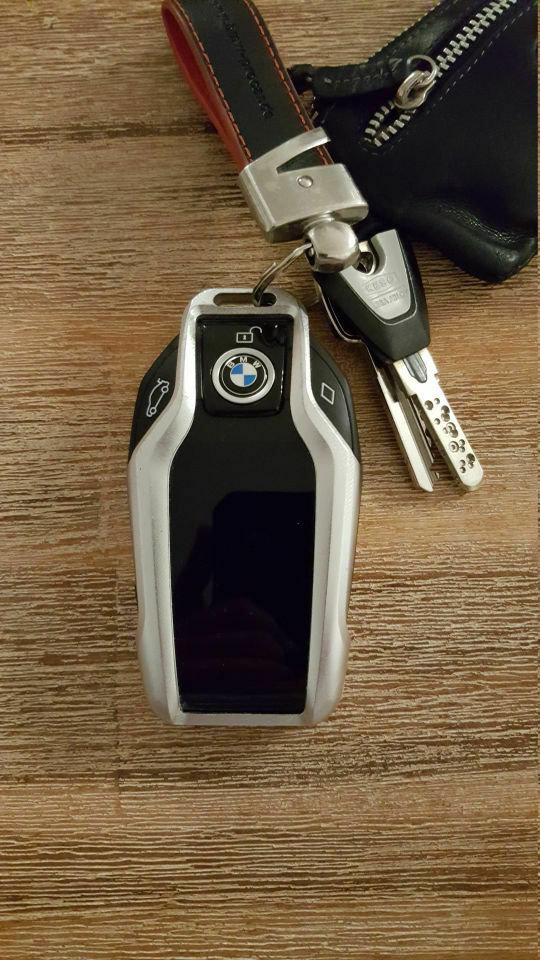 Digitaler Schlüssel und Gestensteuerung