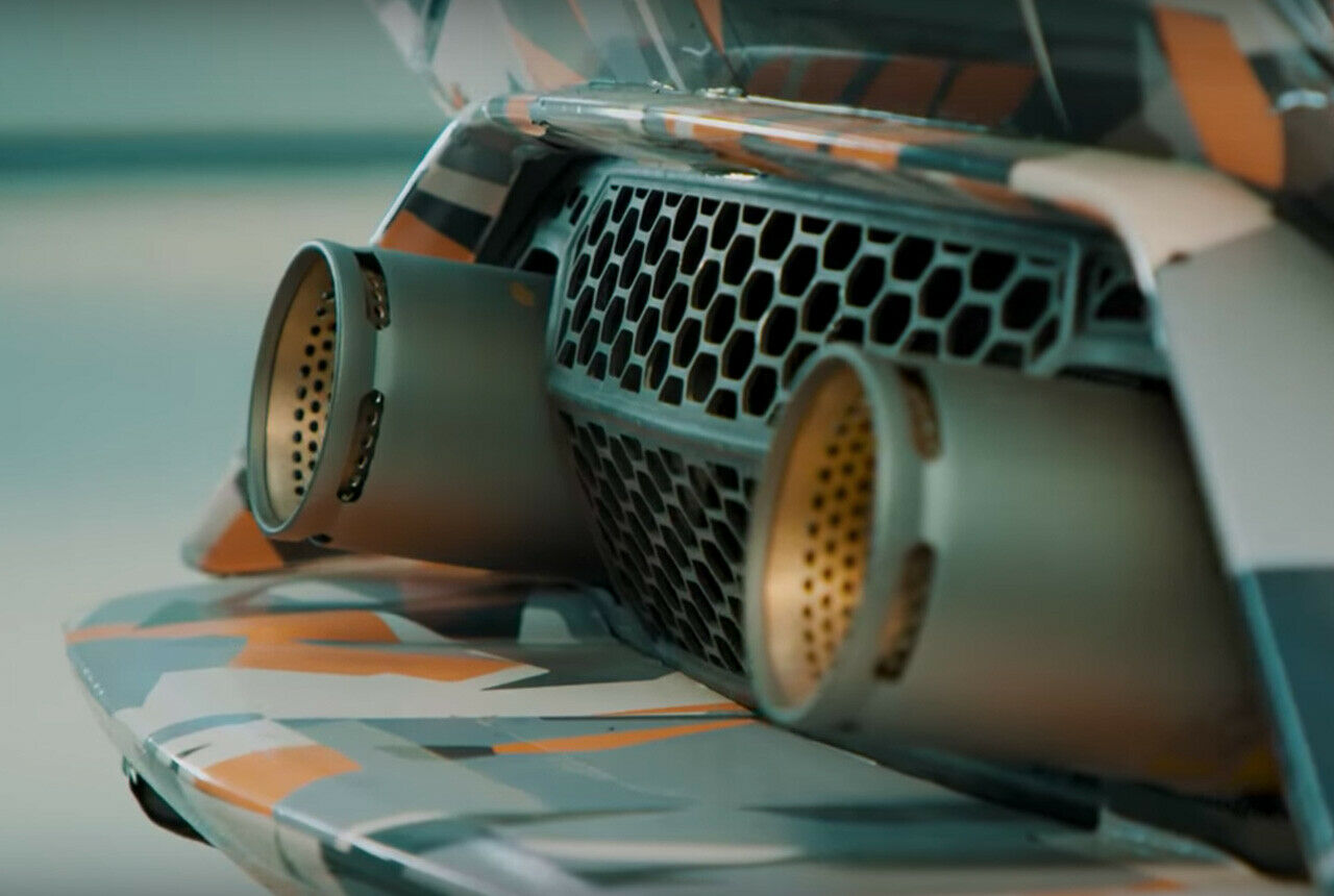 Die Endrohre der Auspuffanlage verlegt Lamborghini nach oben. Dadurch lässt sich der Diffusor effizienter einsetzen