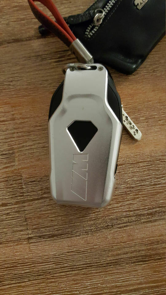 Digitaler Schlüssel und Gestensteuerung