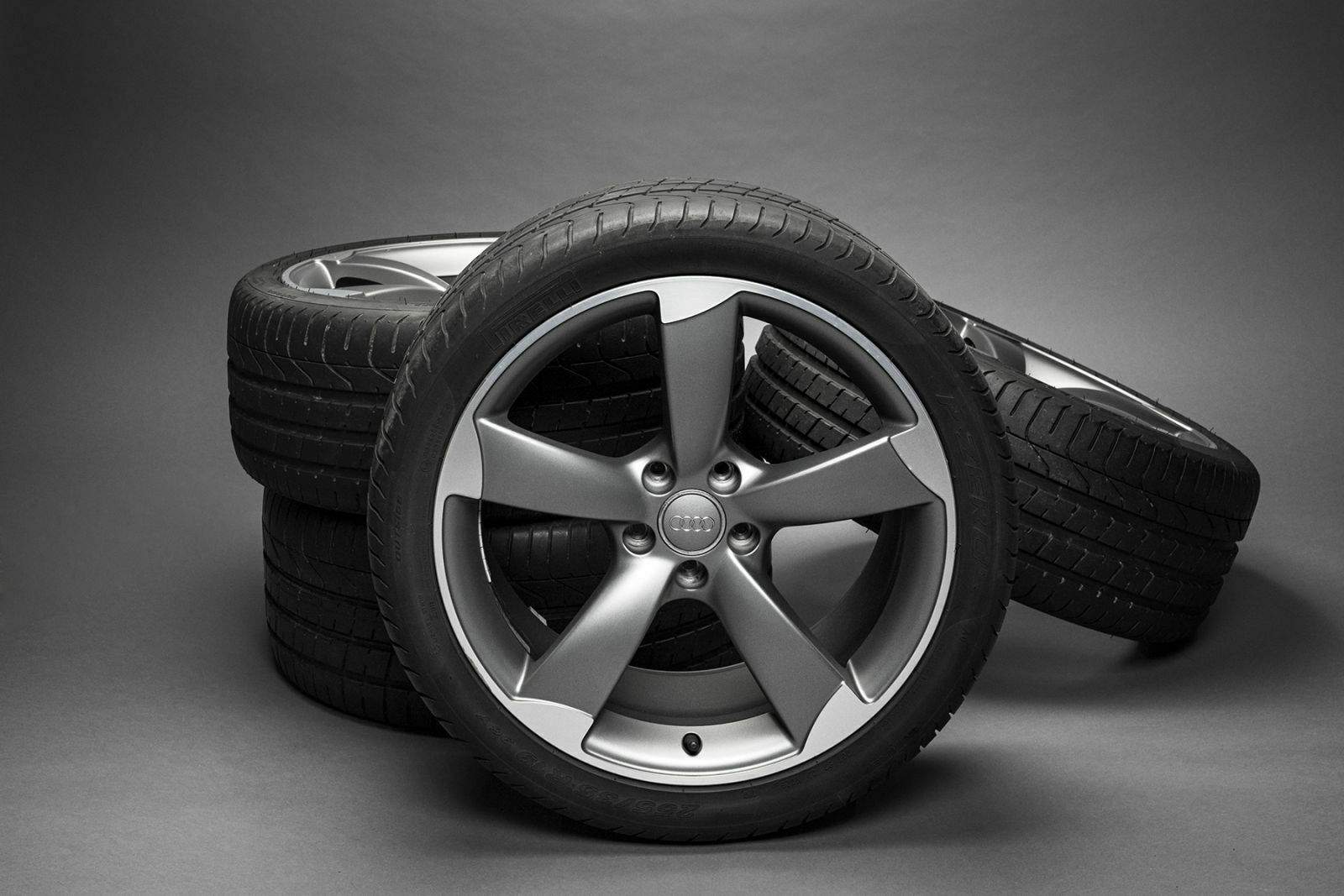 Original Audi A4 B8 * 5ArmRotor 19" Felge in Titan Design * Biete