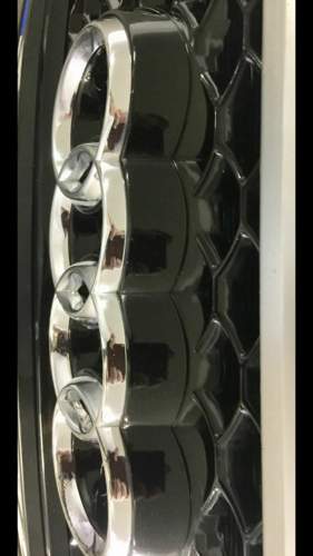 Emblemhalter von oben.jpg