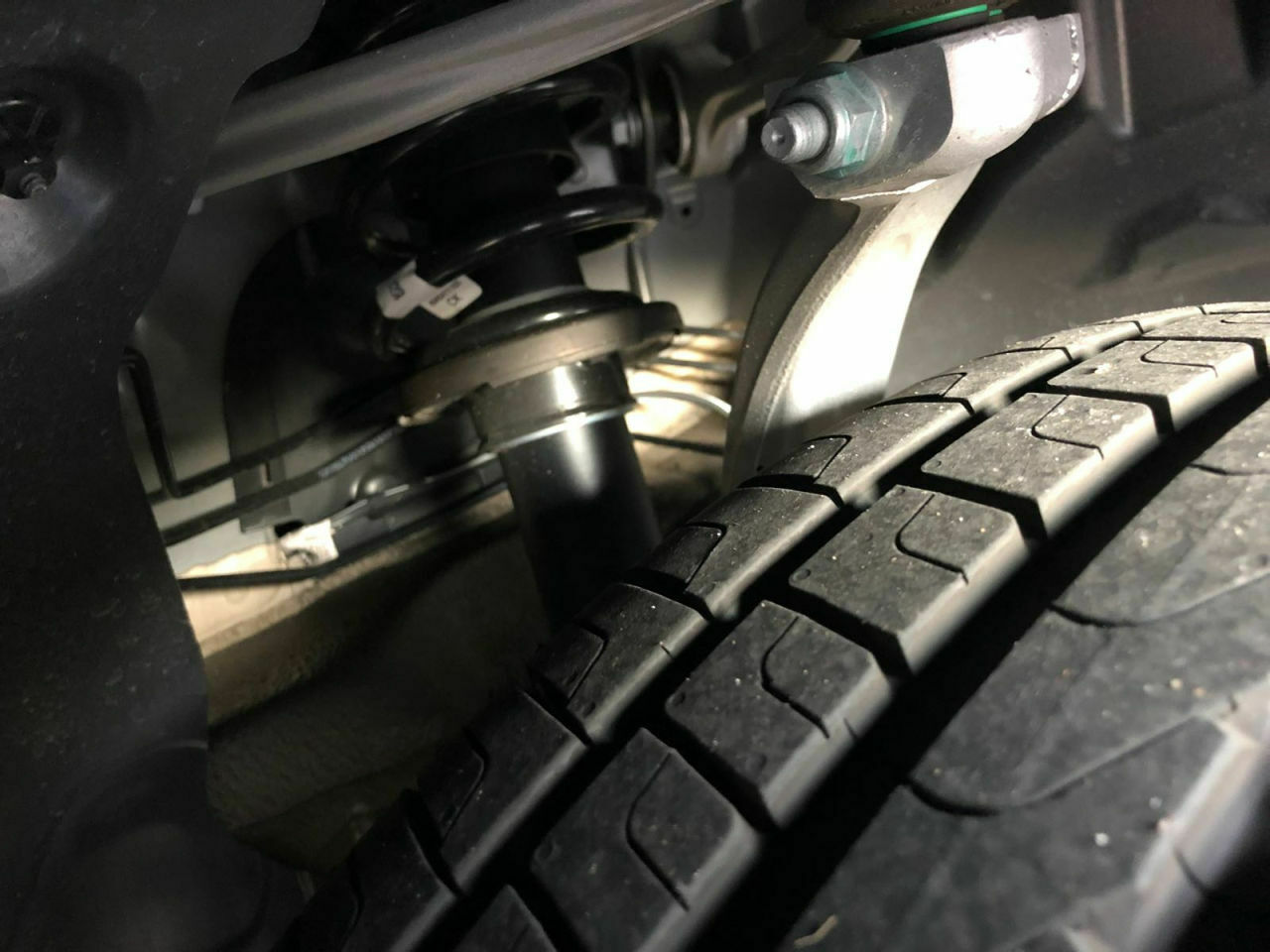 Neuer Audi A4 Avant - Riesen Platz im Radkasten trotz 18 Zoll