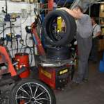 Einfetten der neuen Reifeninnenseiten