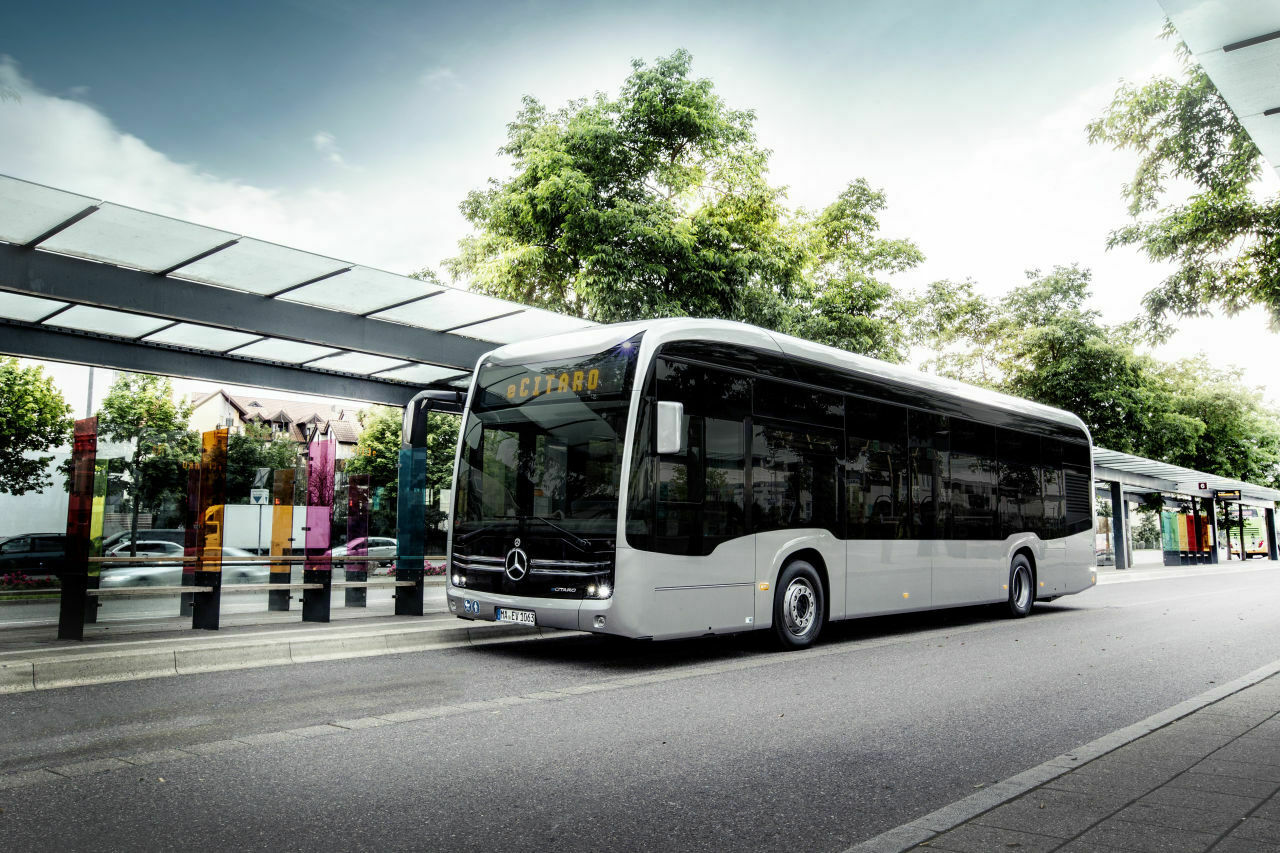 Mercedes-Benz pr&auml;sentiert auf der IAA seinen ersten Elektrobus, den eCitaro. Je nach Nutzung werden individuelle technische Ausstattungen angeboten, die vor allem die Reichweite (150-250 km) beeinflussen.