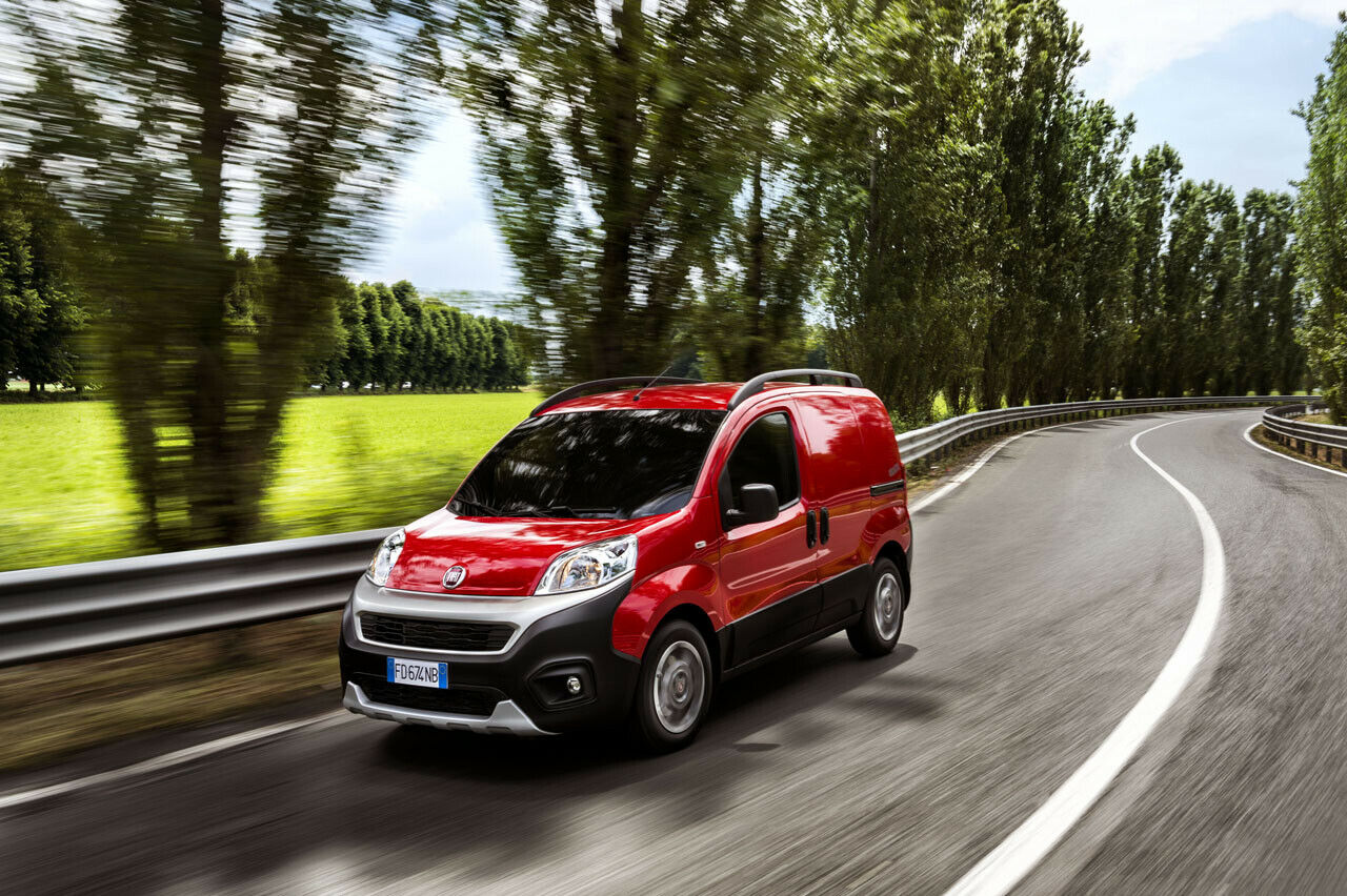 Fiat Fiorino: Klein und wendig mit viel Stauraum bis zu 2,8 m3. Preise ab 7.990 Euro netto.