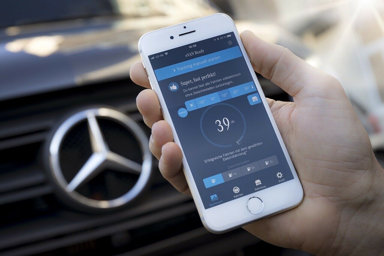 F&uuml;r Transporter-Kunden, die noch nicht &uuml;berzeugt sind, ob E-Mobilit&auml;t f&uuml;r ihr Unternehmen die passende Antriebsart ist, bietet Mercedes-Benz Vans die App &bdquo;eVAN Ready&ldquo;. Die kostenlose Smartphone-App zeichnet auf Wunsch reale Fahrstrecken des Nutzers auf.