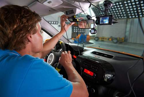 Die Experten raten dazu, mit dem Kauf einer Dashcam noch zu warten. Die derzeit angebotenen Produkte seien noch nicht ausgereift