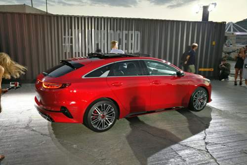 Was f&uuml;r ein sch&ouml;ner Anblick - der neue Proceed im Nautic Center in Barcelona