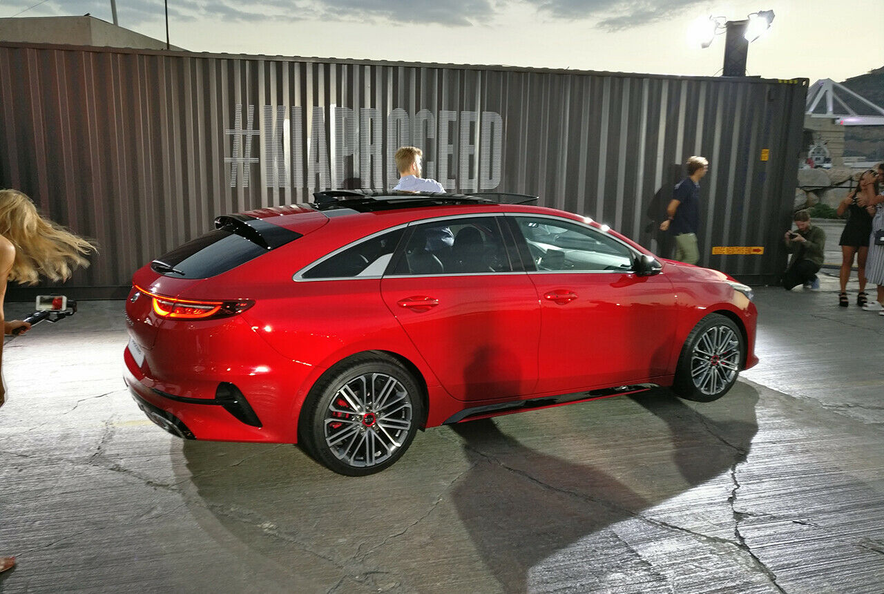 Was f&uuml;r ein sch&ouml;ner Anblick - der neue Proceed im Nautic Center in Barcelona