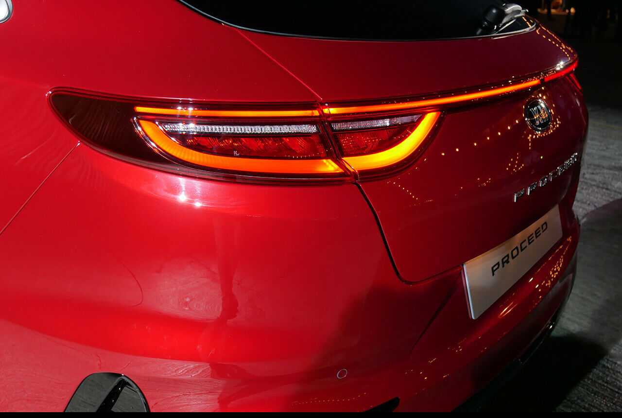 Die Heckleuchten des neuen ProCeed