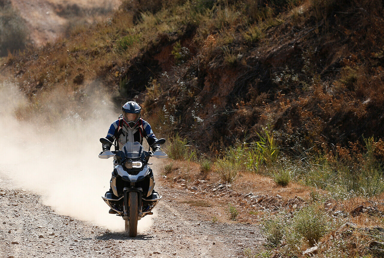 In der Basisversion muss man 16.150 Euro für die nun 136 PS starke R 1250 GS auf den Tisch legen