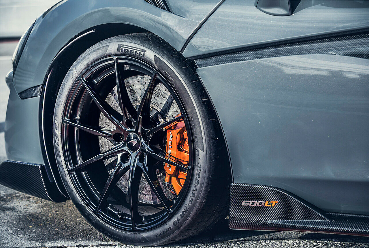 Der McLaren 600LT kommt mit Carbon-Keramik-Bremsscheiben