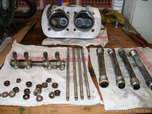 11-zylinderkopf-und-stoesselrohre