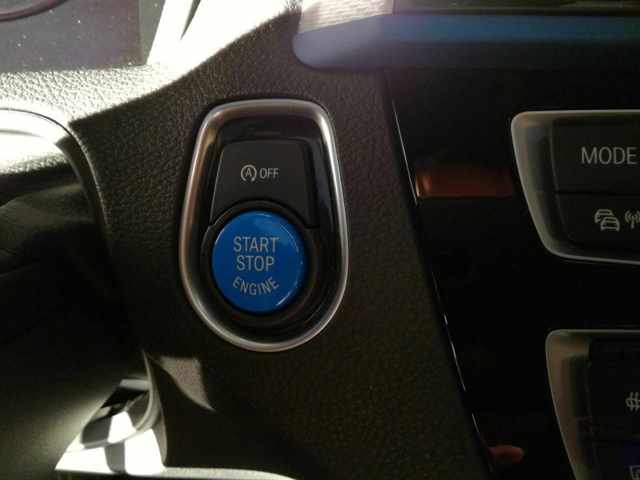 Start Stop Button in Rot M4