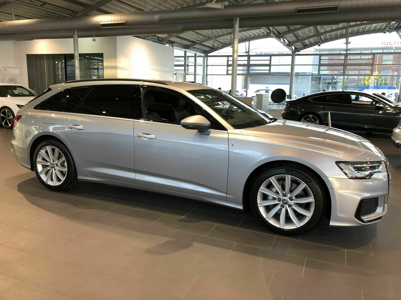 A6 C8 mit 18' Rädern