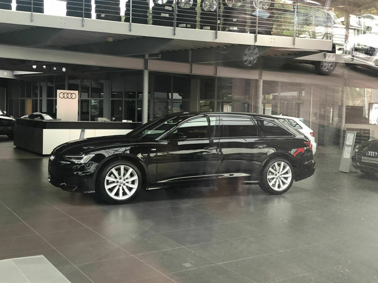 A6 C8 mit 18' Rädern