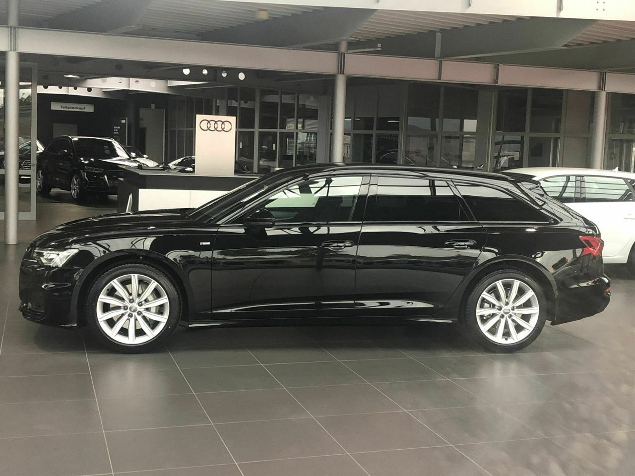 A6 C8 mit 18' Rädern