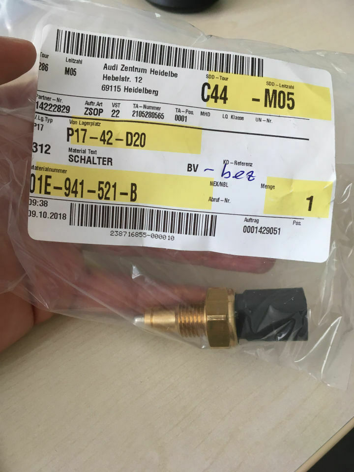 Rückfahrlicht brennt ständig