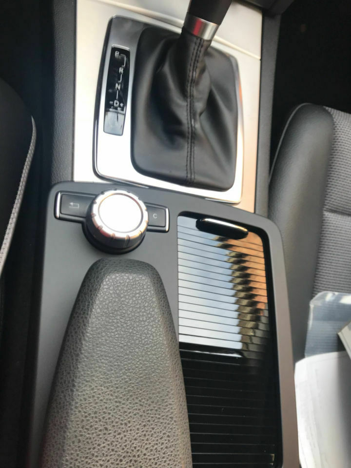 Wie kriege ich das Rolloablagefach schön?