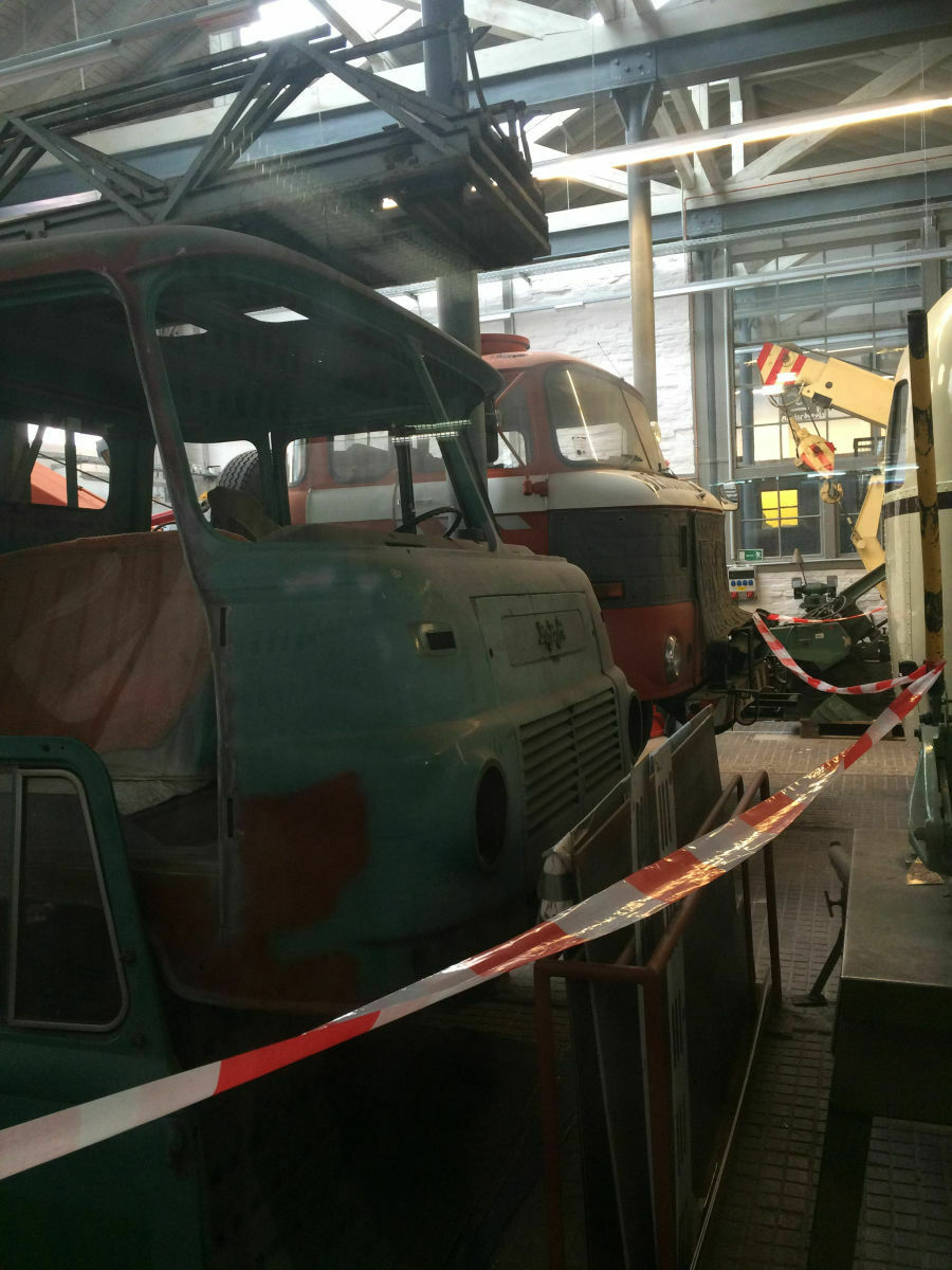 Der Schrottplatz - Spiegelsymmetrisch des Showrooms