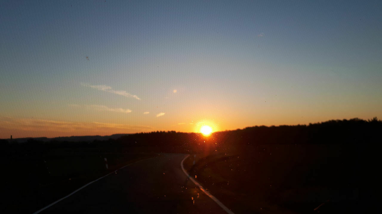 Der Schrottplatz - Spiegelsymmetrisch des Showrooms