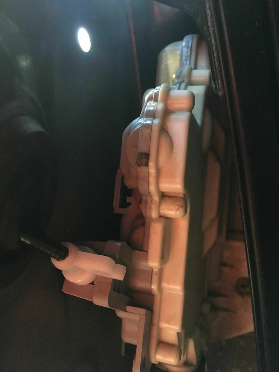 Türschloss hinten links wechseln?