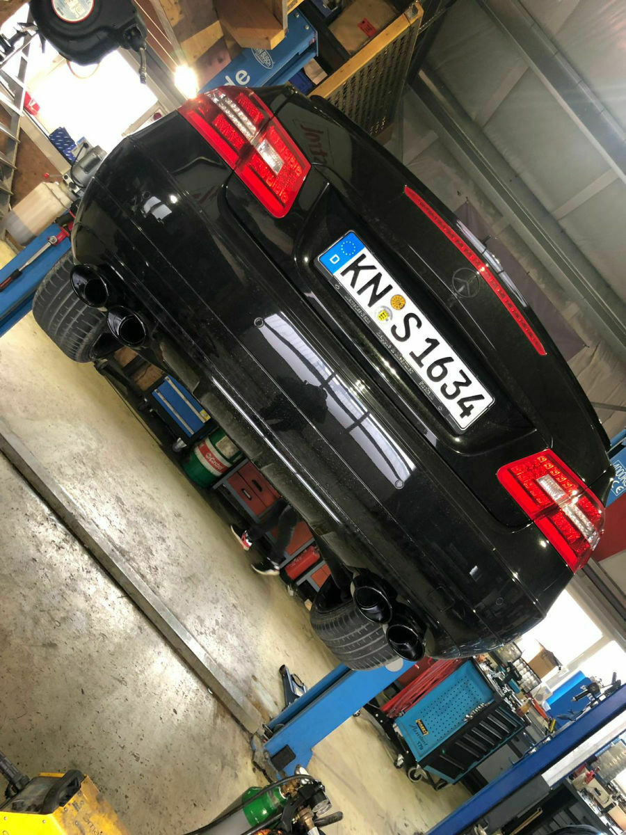 Heckstoßstange/Diffusor + Auspuffblenden