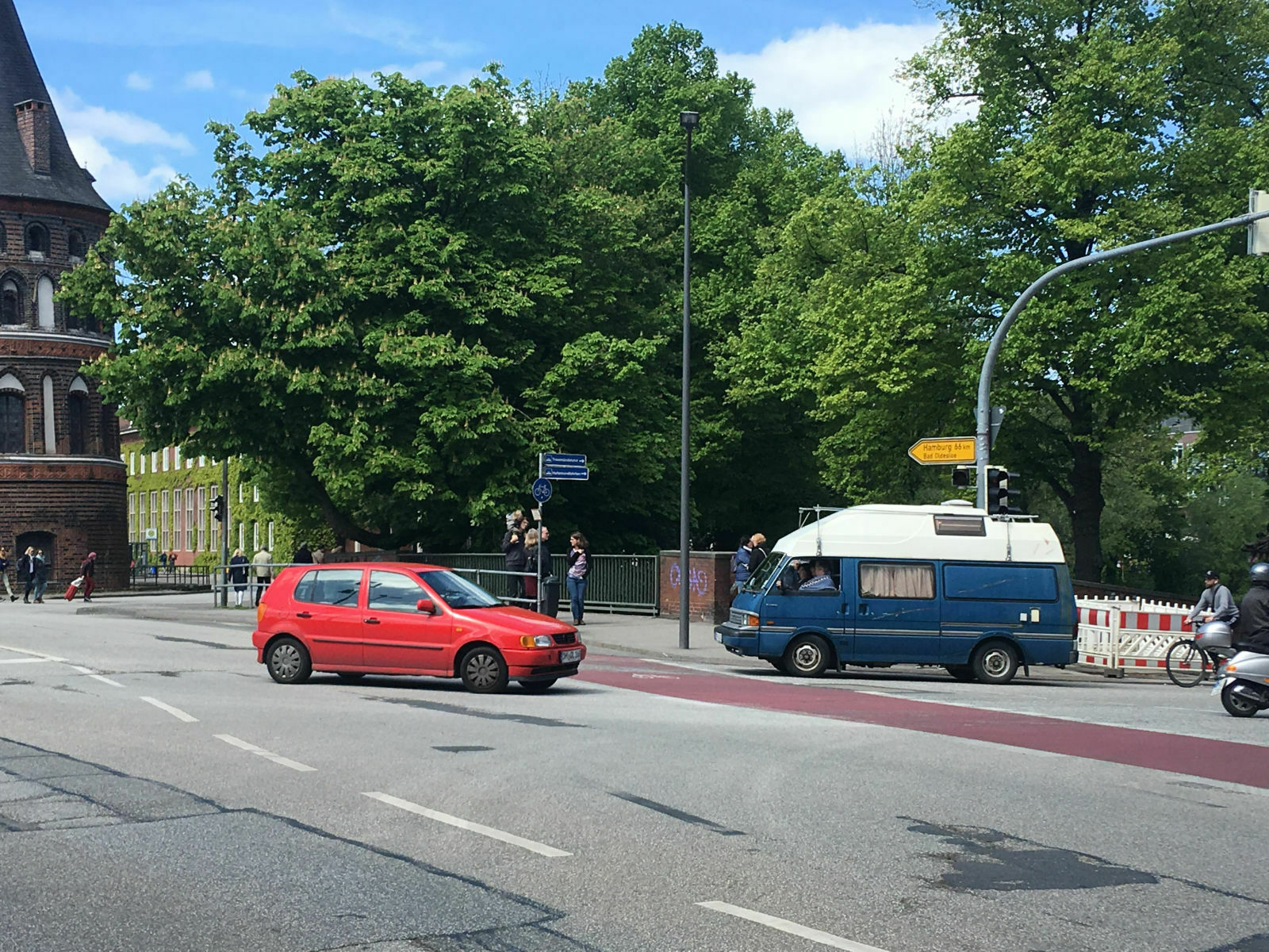 Der Schrottplatz - Spiegelsymmetrisch des Showrooms