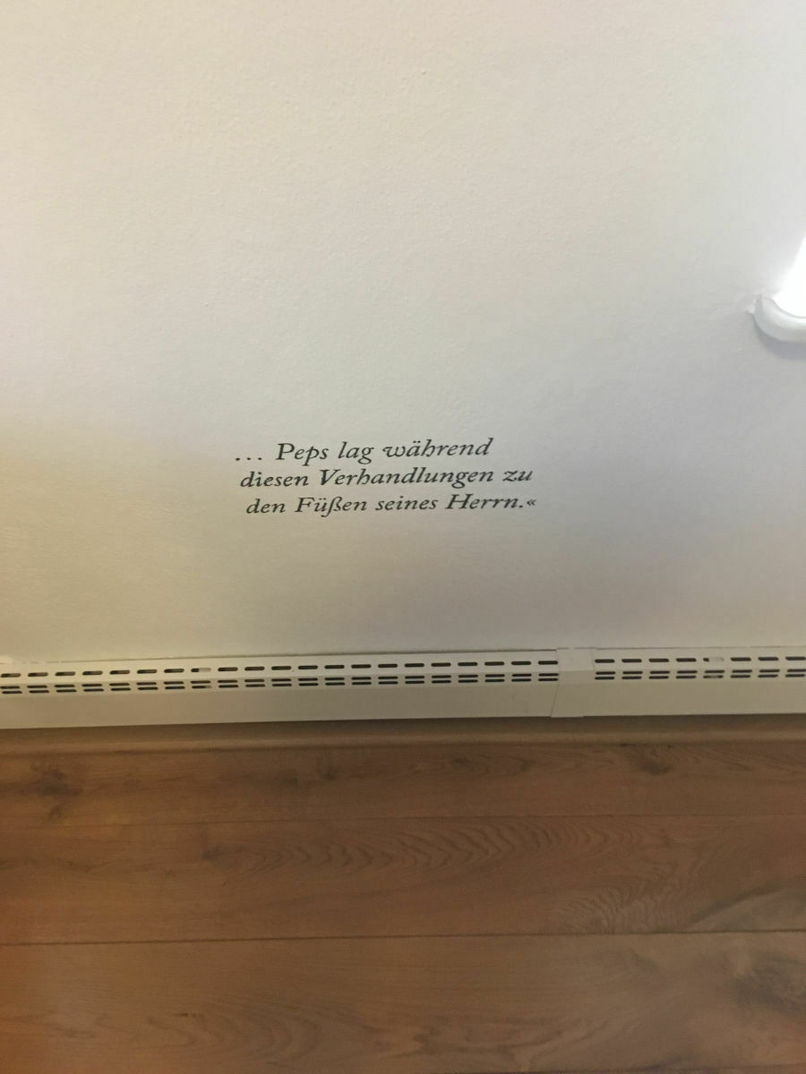 Der Schrottplatz - Spiegelsymmetrisch des Showrooms