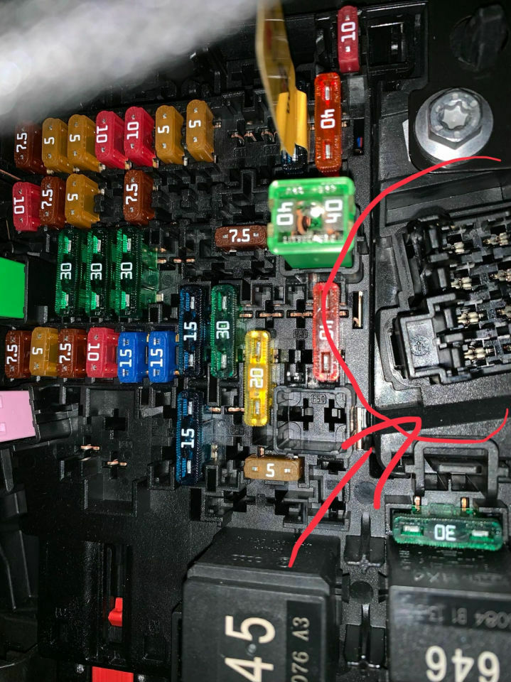 Kabel der Vorbereitung für Anhängerkupplung - wo?