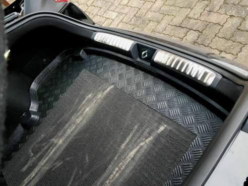 Plastik-unter-gummilippe