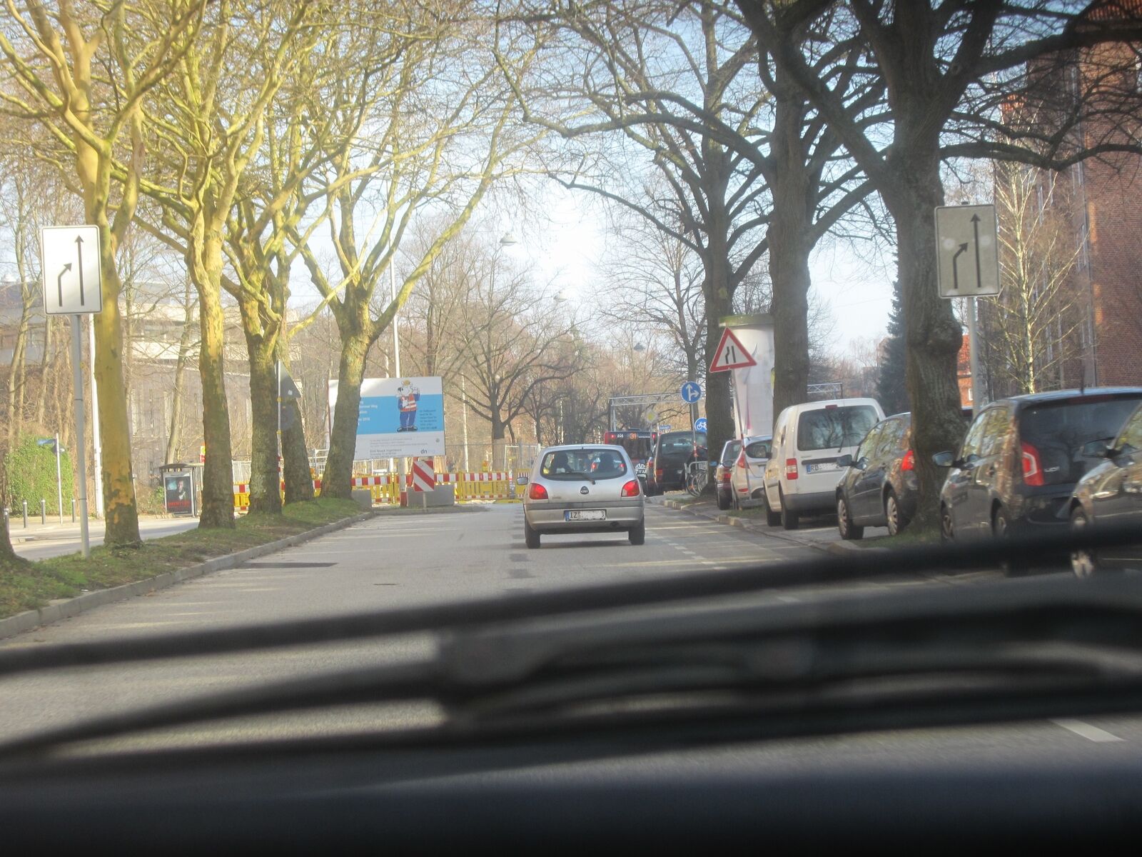 Der Schrottplatz - Spiegelsymmetrisch des Showrooms