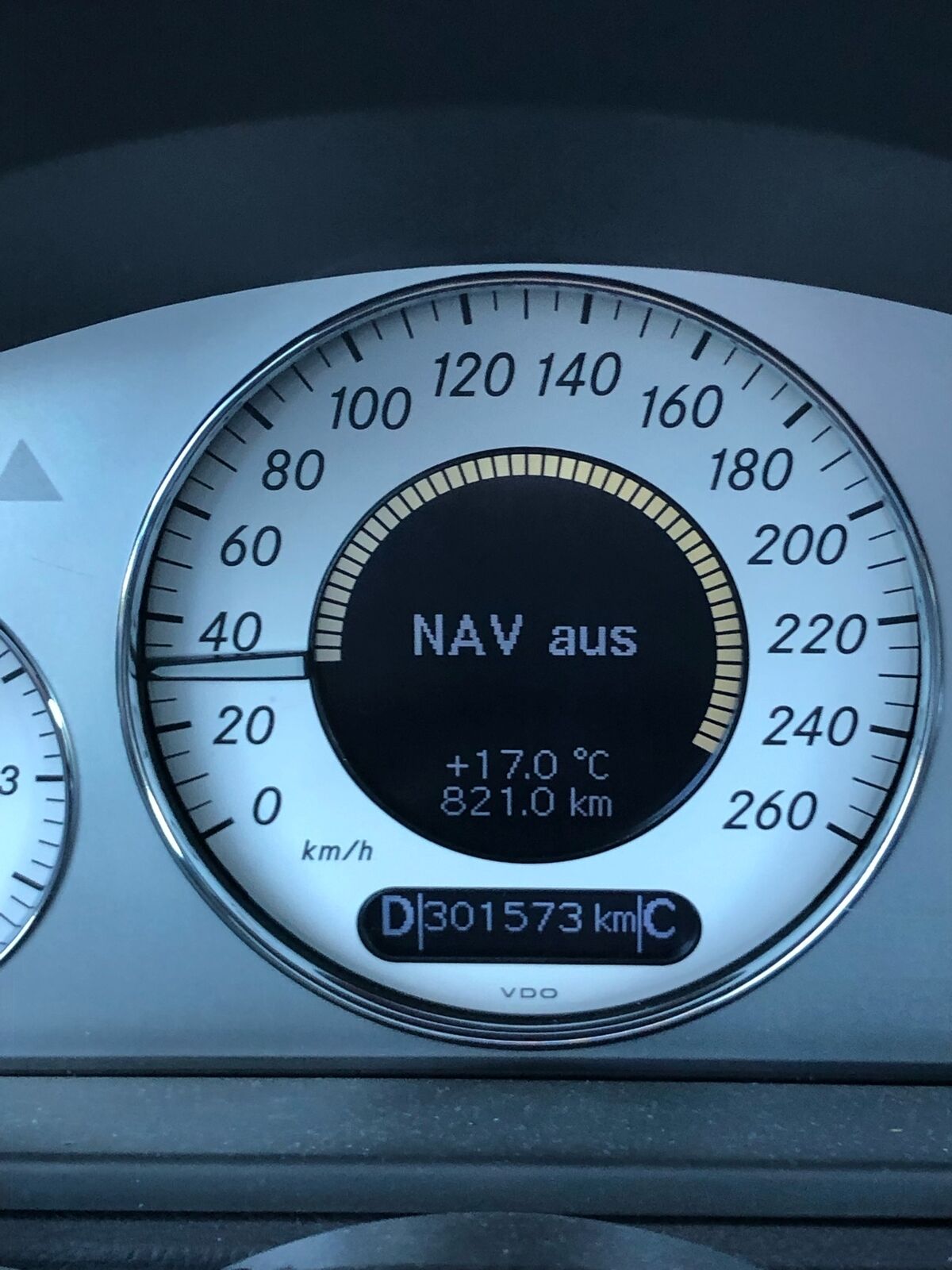 Gelbe Balken von Tempomat leuchten ständig