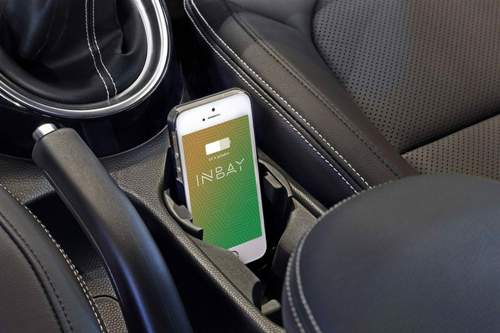 Inbay-universaler-ladebecher-wireless-charging-im-auto-1