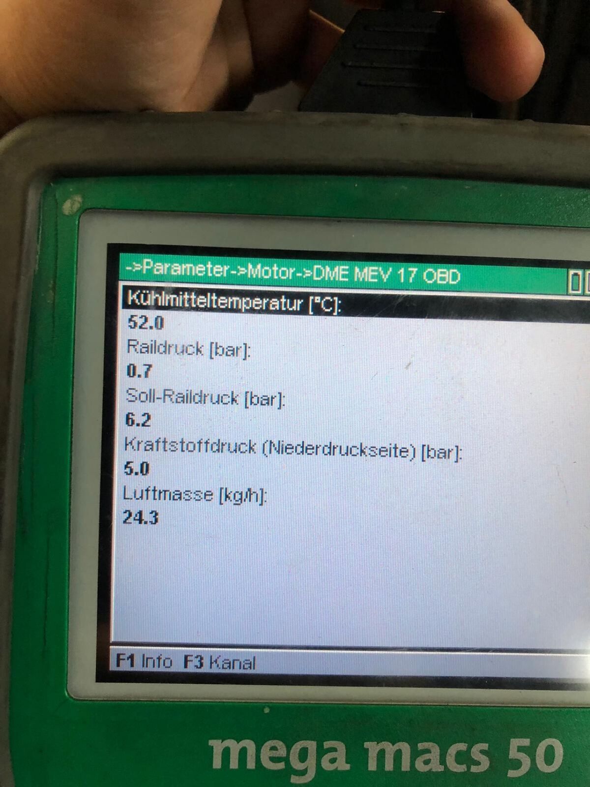 Mini Countryman R60 startet mit Motorkontrollleuchte, ruckelt und stottert und geht in Notlauf