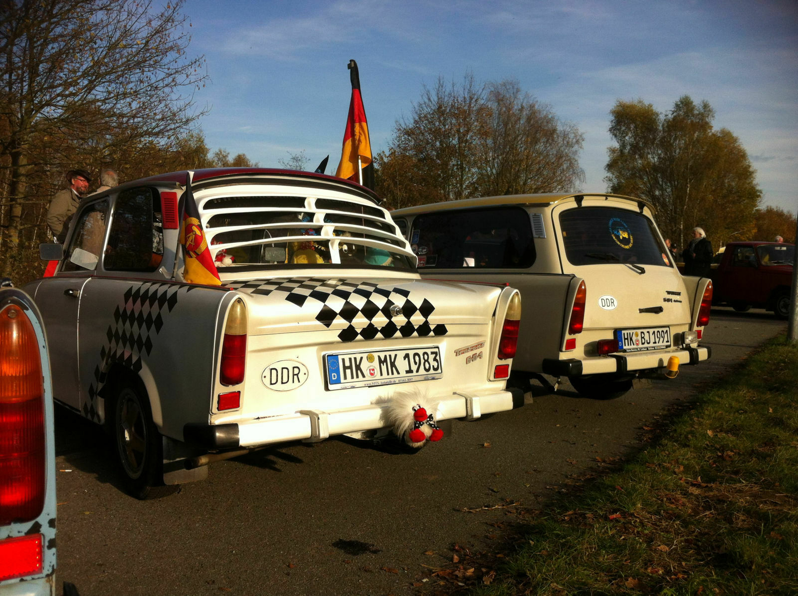 Der Schrottplatz - Spiegelsymmetrisch des Showrooms