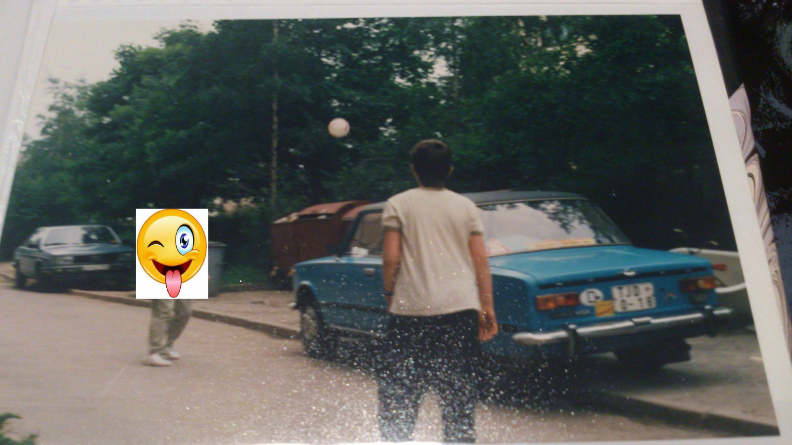 Der Schrottplatz - Spiegelsymmetrisch des Showrooms