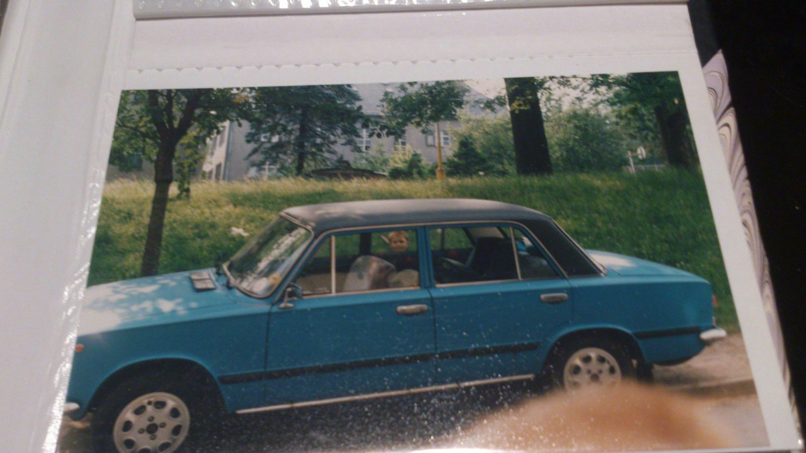 Der Schrottplatz - Spiegelsymmetrisch des Showrooms