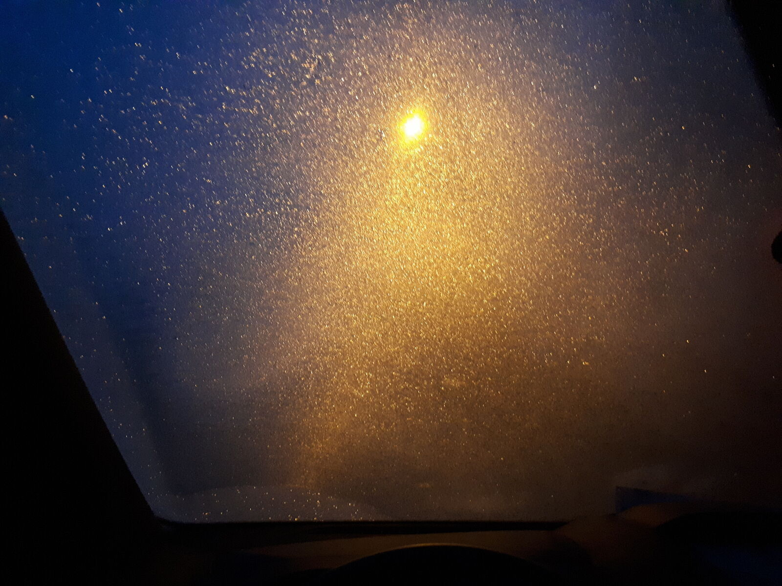 Der Schrottplatz - Spiegelsymmetrisch des Showrooms