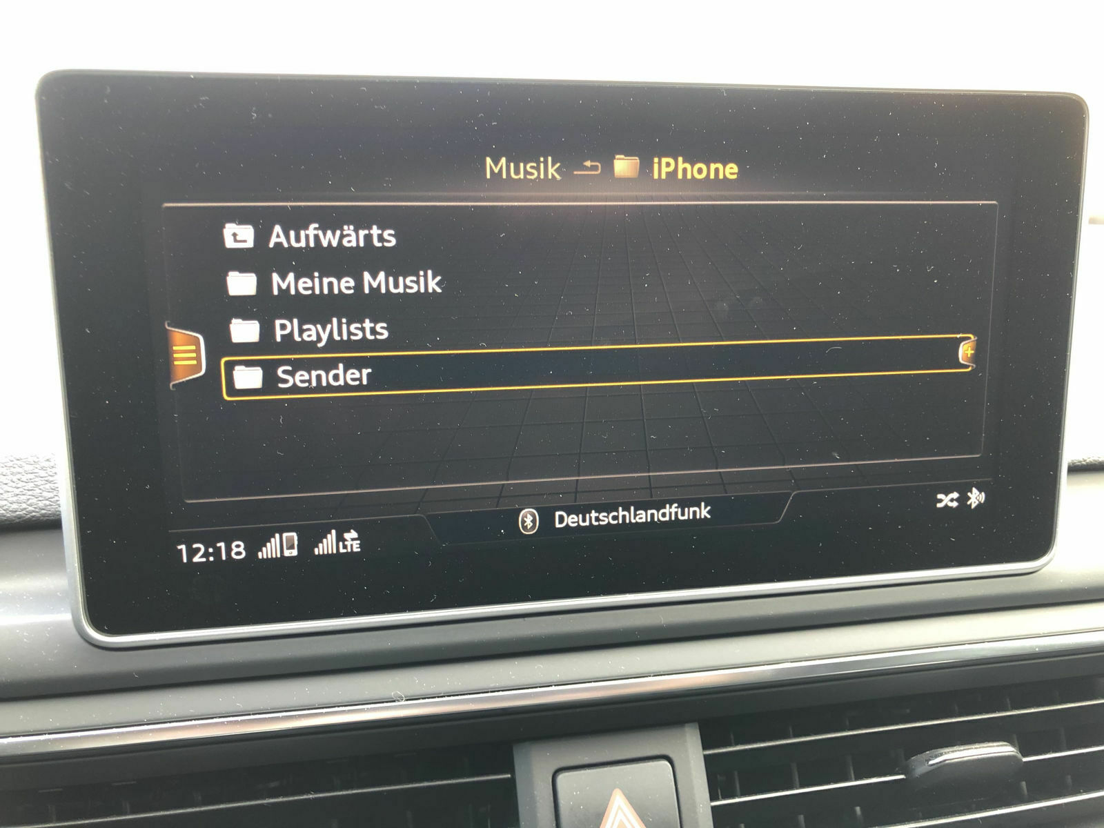 Audi connect, Webradio