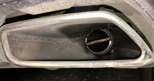 Dauerhaft geoeffnete Klappe rechts.jpg