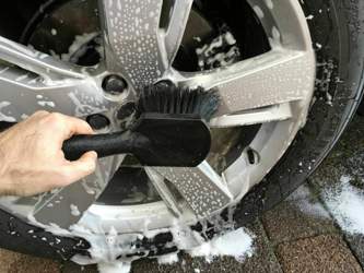 Braun Wheel & Fender Brush