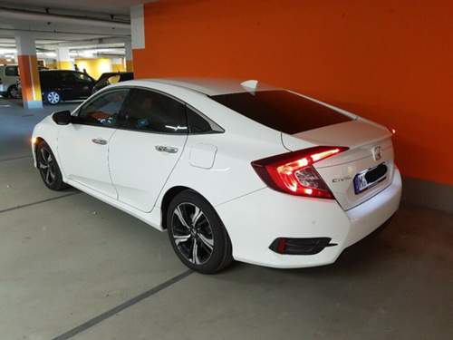 Honda Civic 10 Limosine getoente Scheiben.jpg