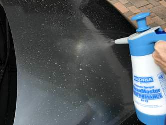 komplettes Fahrzeug benetzen